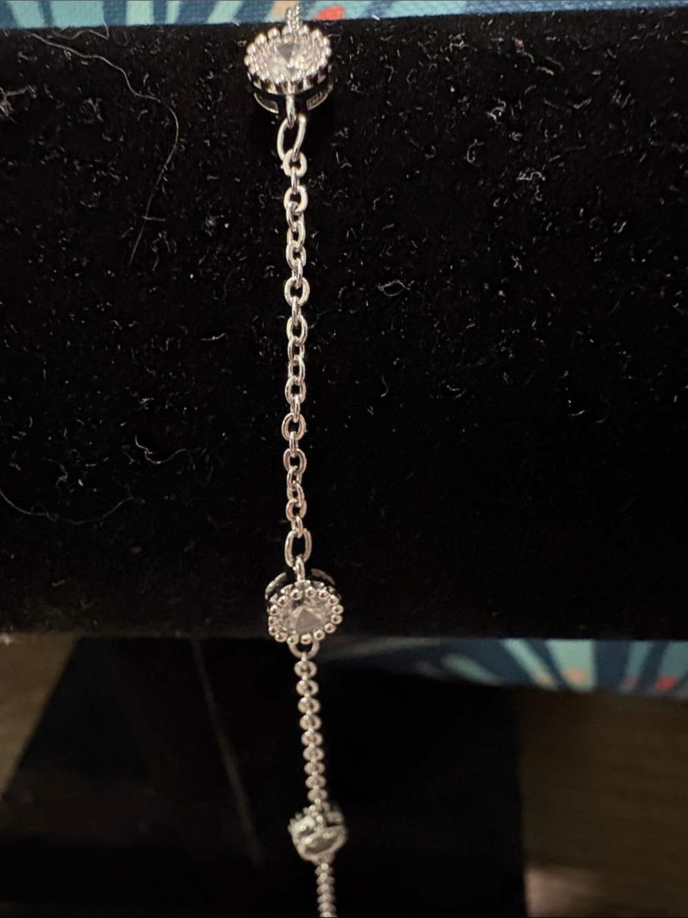 Pretty Bird White Gold Round Gem Bracelet with Clear Stones